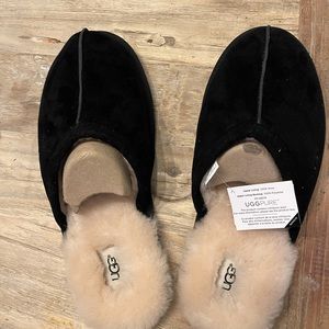 Men’s Ugg slippers (perfect for Father’s Day